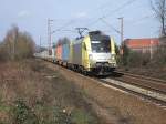 ES 64 U2-095 (TXL) mit Containern am 8.3.2008 durch Limmer -> Linden