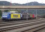 185 518-8 der TX Logistik/Transped und 189 982-2 der MRCE stehen am 2. September 2011 mit eine KLV im Bahnhof Kufstein.