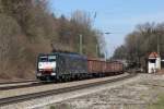 ES 64 F4 - 023 (TXLogistik) mit einem Güterzug in Aßling, 28.