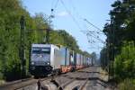 185 418-3 im Dienst von TXLokgistik mit einem KV am 13.08.14 in Ostbevern. 