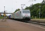 185 538-6 mit Containerzug in Fahrtrichtung Norden.