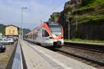 In St. Goarshausen ist der VIAS ET 409 gerade bei der Ausfahrt als SE 10 nach Frankfurt Main Hbf zu sehen. Samstag den 16.5.2015