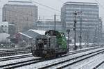 Als Lz ist Vossloh G 6 am 30.01.2019 in Düsseldorf-Rath auf der Güterstrecke unterwegs