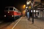 232 333-5 mit 155 110-0 (WFL) standen mit einem Leerholz am 01.10.20 in Pößneck oberer Bahnhof zur Kreuzung. Der Zug fuhr nach Triptis.