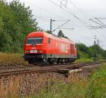 Lok 22 der WLE (Westflische Landes-Eisenbahn GmbH), fhrt am 11.08.2011 solo, auf der rechten Rheinstrecke, bei Unkel in Richtung Norden.