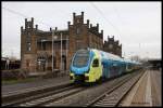 Der  Gigant  der Westfalenbahn ET 606 nach Rheine hielt am 26.1.2016 um 10.02 Uhr passend vor der schönen Kulisse des Bahnhof Minden in Westfalen.