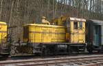 Wrack der Lok  470 - Deutz FNr. 56068/1955, Typ T4M625 R, des Sammler Walter Ley,auf der nicht mehr angeschloßene Gleisanlage am Gare du Hombourg ( Belgien). Festgehalten am 14.März 2015.