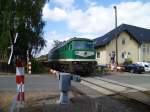 V300 003 ist hier am 23.07.11 bei der Durchfahrt in Oberkossa zusehen.