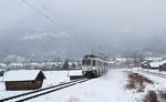 Triebwagen Nummer 14 - ein Doppektriebwagen - der Bayrischen Zugspitzbahn hat den Bahnhof von Garmisch-Partenkirchen verlassen.