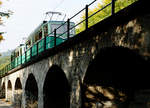 Impressionen der Drachenfelsbahn vom 24. September 2017
Die Drachenfelsbahn ist die älteste noch betriebene Zahnradbahn in Deutschland. Sie wird nach einer eigenen „Bau- und Betriebsordnung für die Drachenfelsbahn “ von der Bergbahnen im Siebengebirge AG betrieben.
Foto: Walter Ruetsch
