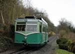 Der Elektrotriebwagen der Drachenfelsbahn auf dem Weg zur Talstation in Knigswinter am 2.1.2012