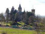 Blick auf die Mittelstation und dem Schloss Drachenfels am 4.4 in Königswinter.