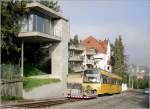 Die Hänge der Stadt Stuttgart animieren die Bauherren und Architekten immer wieder zu architektonisch hochinteressanten Häusern. Hier entdeckt an der Zahnradbahn oberhalb der Haltestelle  Pfaffenweg . 28.9.2006 (Matthias)