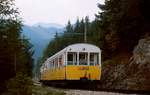Ein Zug der Wendelsteinbahn verlässt im Sommer 1976 die Haltestelle Aipl in Richtung Bergstation