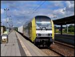 ER 20 002 durchf�hrt mit unbeladenen Holzwagen den Bhf von ...