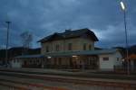 Abendstimmung im Bf. Pernitz-Muggendorf ...  Karl Seltenhammer 08.02.2012