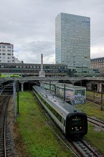 Mehrere Triebwagen der DSB-Reihe IC3, geführt von MF 5036 fahren als R 1565 auf dem Weg von Østerport nach Kalundborg st.