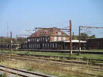 Die Westseite vom Bahnhofsgebäude in Padborg am 23.September 2020.