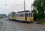 Sporvejsmuseet Skjoldenæsholm / das Dänische Straßenbahnmuseum: Impressionen aus dem 16. August 1992. - Vor der Besuchszeit hält eine Altwagengarnitur, die an diesem Tag in Betrieb sein soll, neben der Wagenhalle. Die Waggonfabrik Scandia (in Randers, Jütland) lieferte 1920 den Bw 1460 an die Københavns Sporveje. - Scan eines Farbnegativs. Film: Kodak Gold 200-3. Kamera: Minolta XG-1. 