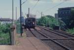 DSB S-Bahn Linie F im Juni 1978: Ein S-Bahnzug der ersten Generation erreicht den S-Bf Fuglebakken.