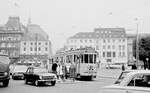 København / Kopenhagen Københavns Sporveje SL 10 (Tw 600 + Bw 15xx) Stadtzentrum, Kongens Nytorv / Det Kongelige Teater / Tordenskjoldsgade im Oktober 1968.