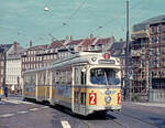 København / Kopenhagen Københavns Sporveje (KS) SL 2 (DÜWAG/Kiepe-GT6 821) København K, Slotsholmen Højbro / Christiansborg Slotskirke im Mai 1969.