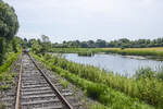 Auf der stillgelegten Bahnstrecke zwischen Vojens (Woyens) und Haderslev (Hadersleben).