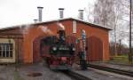 D�llnitzbahn 99 1574-5 beim wasserfassen im Bw M�geln, fotografier w�hrend ...