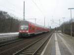 doppelstock-steuerwagen-1-gattung Hier eine RB21 nach Wustermark, bei der Ausfahrt am 27.2.2010 aus Potsdam Park Sanssouci.