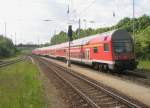 doppelstock-steuerwagen-1-gattung Hier ein RE7 von W�nsdorf-Waldstadt nach Ro�lau(Elbe), bei der Ausfahrt am 23.5.2010 aus Bad Belzig.