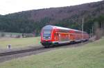 Doppelstock-Steuerwagen (3. Gattung) mit einem Regionalzug von Stuttgart Hbf nach ...