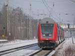 Es f�hrt aus der RE 5 Richtung Stralsund (wegen Bauarbeiten ...