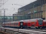doppelstock-steuerwagen-3-gattung Blick in die kleine Abstellgruppe am Regensburger Hbf! Im Hintergrund sieht man die Arcarden, 9.01.2009