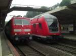 8.8.09, Wuppertal Hbf. Die 111 112 f�hrt mit dem RE4 ...