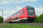 Dosto-Steuerwagen RE5, geschoben von ...  Rolf Reinhardt 22.05.2011