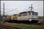 DP Deutsche Privatbahn GmbH DP52 & Kubecon 16 sind mit ihrem Holzleerzug kurz vor dem Bhf Stralsund - R�gendamm.    am 11.04.10 