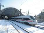 Ein ICE-T verl�sst Dresden-Hbf in RIchtung Leipzig.
20.12.2009  ...