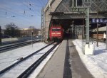 dresden-hbf Eine grade eingetroffene BR101 mit dem IC macht sich fertig zum Abkuppeln.
01,02,2010