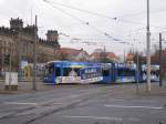dresden-niederflurwagen-haltestellen-strecken DVB. Nr.2621 'Radio Dresden' am 30.12.'09 beim Abbiegen richtung Altmarkt