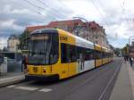 Stra�enbahnlinie 11 nach Zschertnizt am Bahnhof Neustadt.(18.8.2010)  ...