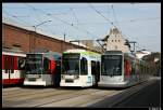 dusseldorf Parade dreier Niederflurwagen der Rheinbahn am Betriebshof Am Steinberg. Aufgenommen am 24.04.10