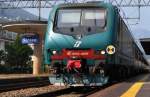 E 464 mit Regionalzug ...  Marcel Peschka 07.12.2011