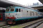 Trenitalia-Lok E.633.061 mit Regionalzug ...  Tomas Kowalski 25.10.2011