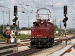 Die E 69 005 am 26.07.2009 bei einer Rangierfahrt im ...