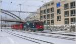 e-loks-ge-4-4-ii Neben der soeben neu erstellten Migros-Clubschule biegt RE1229 mit der neu beklebten Ge 4/4 II 619 'Samedan' in den Bahnhof Chur ein. www.mybernina.ch (29.01.2010)