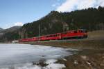 W�hrend die S�dh�nge im Hintergrund bereits schneefrei sind, liegt im ...
