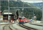 e-loks-ge-4-4-ii R1452 mit Ge 4/4 II 633 'Zuoz' in Langwies. (25.03.2010)