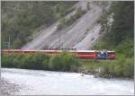 RE1245 mit Ge 4/4 II 619 Samedan n�hert sich der ...