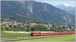 e-loks-ge-4-4-ii Bei Zizers verlaufen RhB und SBB ein kurzes St�ck parallelm zueinander. So kommt RE1257 mit Ge 4/4 II 617 'Ilanz' nach Scuol-Tarasp entgegen. (28.06.2010)