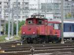 SBB - Arbeitslose Rangierlok Ee 3/3 16451 im Bahnhof Biel/Bienne ...